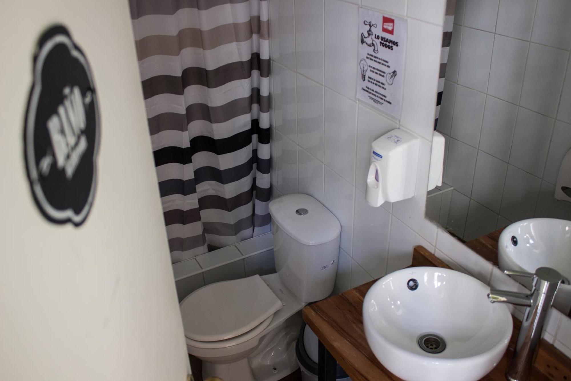 Habitación Individual con baño compartido
